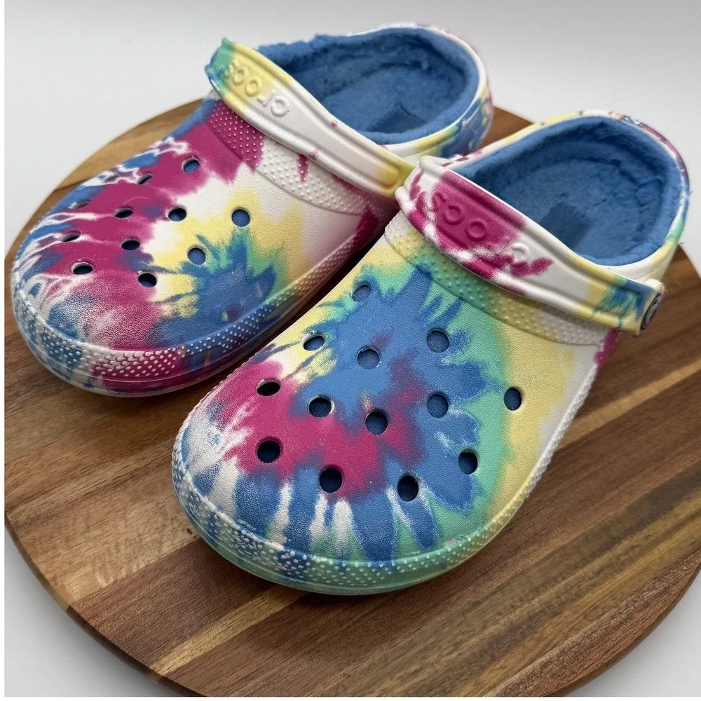 Crocs Classic‎ Lined Tie Dye Clogs Men's 7/Women's 9 Blue Faux Fur Fuzzy Slides